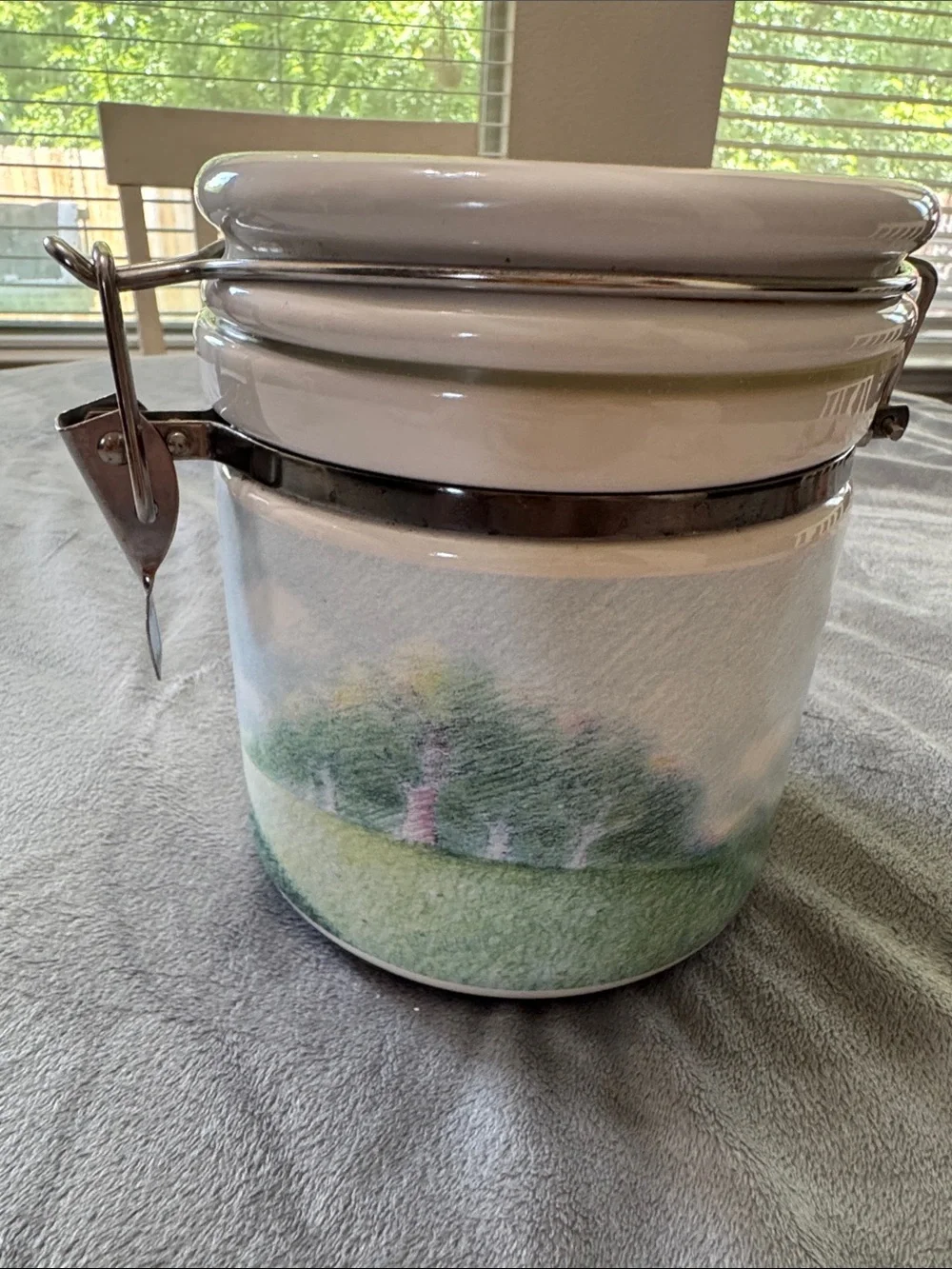 DISNEY WINNIE the POOH Canister Jar Metal Clasp Closure 6.5”x 5” Kitchen Storage